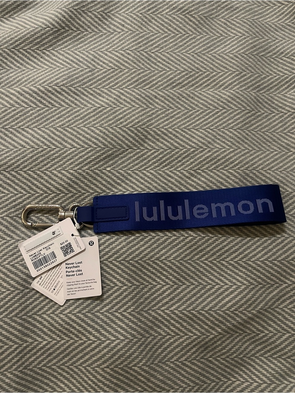 NWT Sold-Out $20 LULULEMON Never Lost Keychain—Riverside, Faint Lavender, Silver